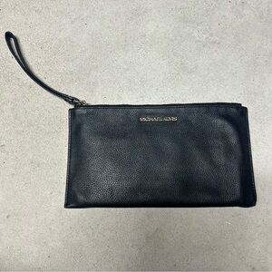 MICHAEL KORS Jet Set Black Large Zip Logo Pouch Clutch Luxury Pebbled Leather